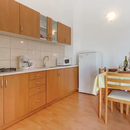 With A Parking Space Nerezine, Losinj - 7961 Apartment Nerezine