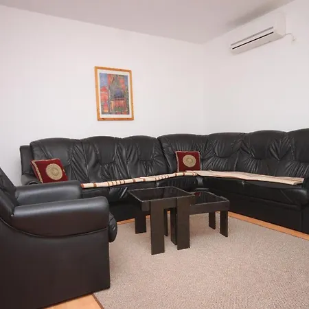 Apartment With A Parking Space Nerezine, Losinj - 7961