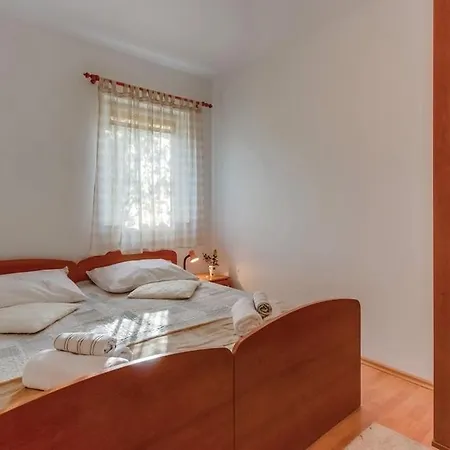 With A Parking Space Nerezine, Losinj - 7961 * נזרין