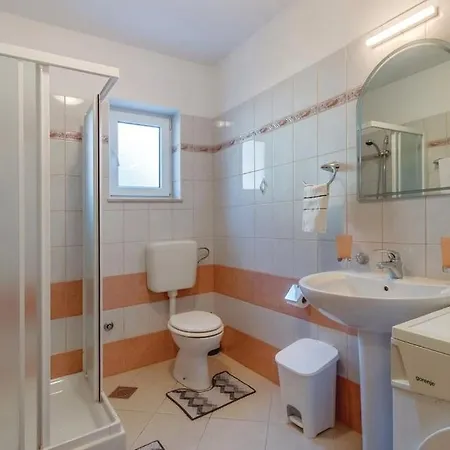 With A Parking Space Nerezine, Losinj - 7961 דירה *