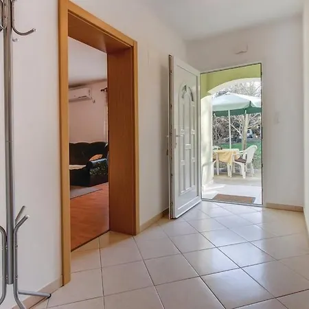 With A Parking Space Nerezine, Losinj - 7961 נזרין