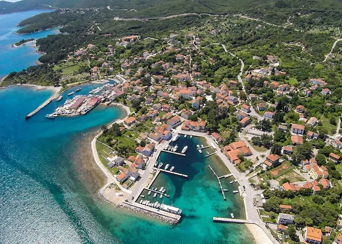 With A Parking Space Nerezine, Losinj - 7961 ネレジネ