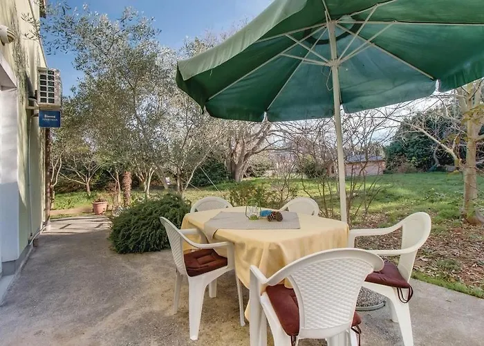 With A Parking Space Nerezine, Losinj - 7961 アパート *